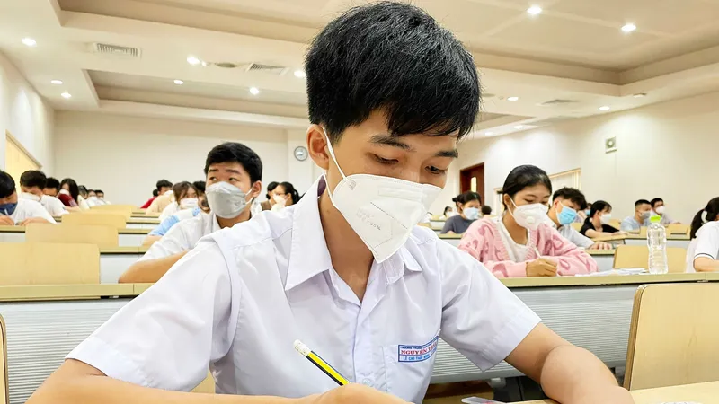 Thí sinh tham gia kỳ thi đánh giá năng lực do ĐH Quốc gia TPHCM tổ chức ngày 27-3