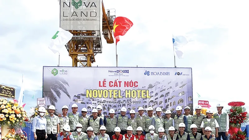 Hòa Bình cất nóc Novotel Hotel vượt tiến độ