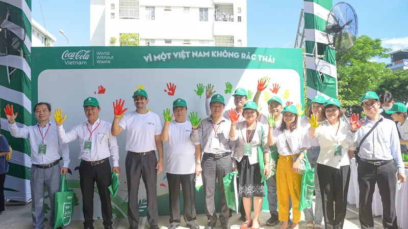 Coca-Cola cùng người dân TPHCM và Đà Nẵng chung tay hành động vì một Việt Nam không rác thải
