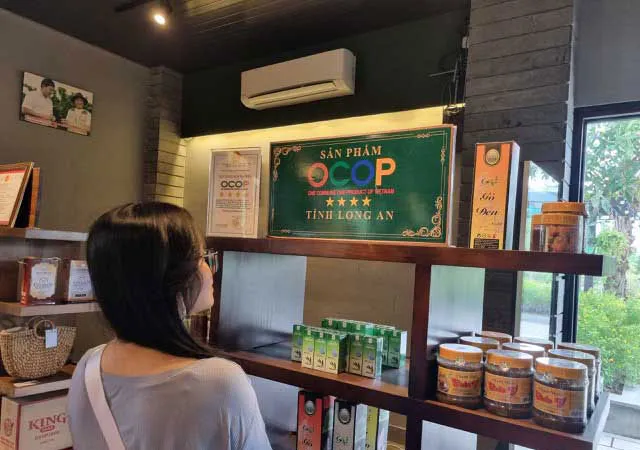 Sản phẩm OCOP của Long An được trưng bày giới thiệu tại một khu du lịch