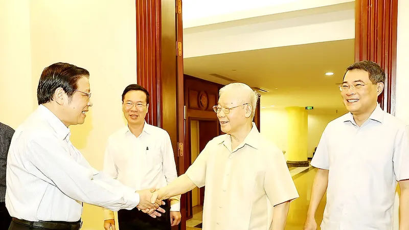 Thông cáo báo chí phiên họp Bộ Chính trị