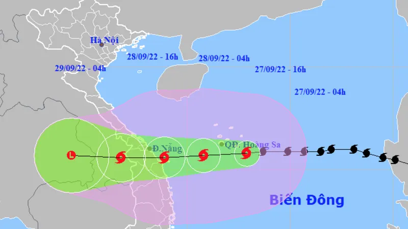Dự báo hướng đi của bão số 4. Ảnh: NCHMF