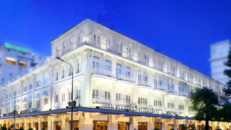 Khách sạn Continental Saigon đón nhận bằng khen của Thủ tướng Chính phủ