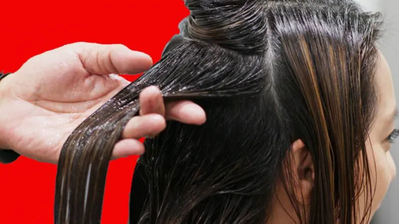 Thuốc duỗi tóc có thể tăng nguy cơ ung thư tử cung