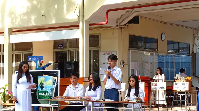 Học sinh Trường THPT Nguyễn Công Trứ (quận Gò Vấp, TPHCM) tham gia hội thi “Giới thiệu tác phẩm và sách hay về Bác” 