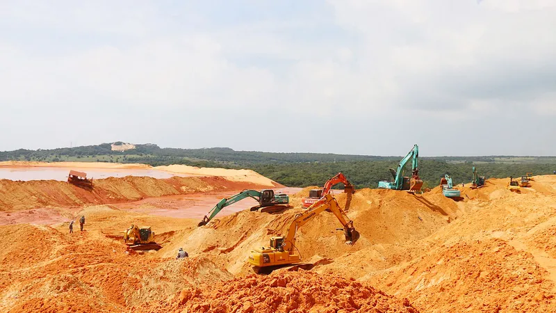 Mỏ titan Nam Suối Nhum (tỉnh Bình Thuận), nơi xảy ra sự cố sập bãi thải sau tuyển quặng titan làm 4 người chết