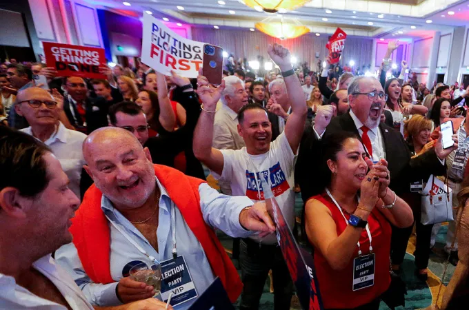 Người ủng hộ Thượng nghị sĩ Cộng hòa Marco Rubio ăn mừng trong đêm tiệc ở Miami, Florida ngày 8-11 sau khi ông được dự báo tái đắc cử. Ảnh: REUTERS