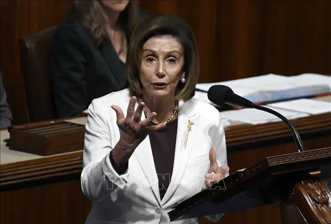 Chủ tịch Hạ viện Mỹ Nancy Pelosi phát biểu tại Hạ viện ở Washington, DC ngày 17-11-2022. Nguồn: TTXVN