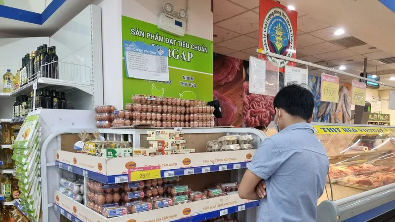 Hệ thống siêu thị Co.opmart tại Bình Dương chuẩn bị hàng hóa đầy đủ phục vụ mùa tết