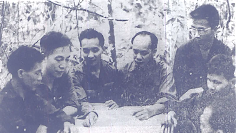 Các đồng chí lãnh đạo Phân khu 1 (Sài Gòn - Gia Định) họp bàn kế hoạch tổng tiến công Xuân Mậu Thân 1968. Ảnh: DƯƠNG THANH PHONG