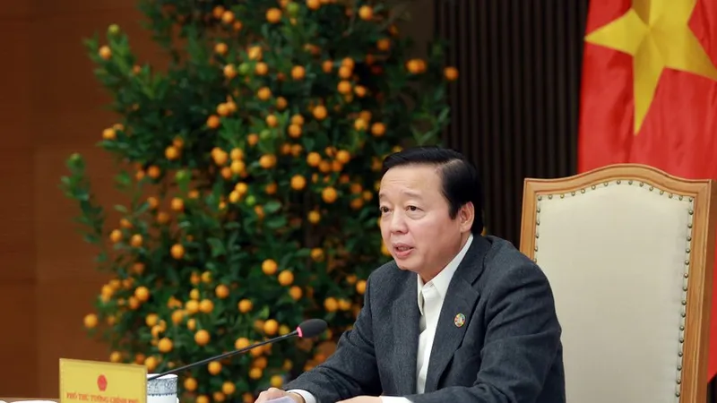 Phó Thủ tướng Trần Hồng Hà gợi mở một số nội dung trọng tâm trong dự thảo Luật Đất đai (sửa đổi) cần lấy ý kiến nhân dân. Ảnh: VGP 
