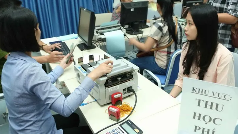 Nhiều trường đại học giảm học phí