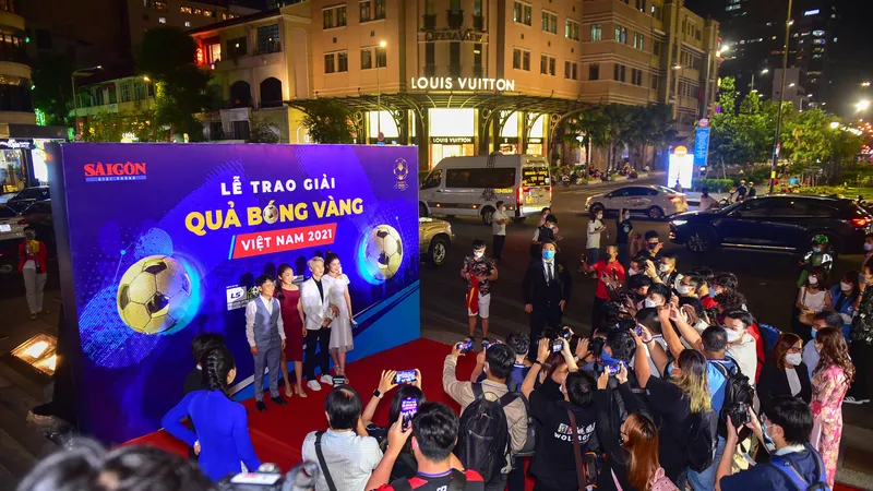 Gala trao giải Quả bóng vàng Việt Nam luôn thu hút sự quan tâm của báo chí và người hâm mộ. Ảnh: DŨNG PHƯƠNG