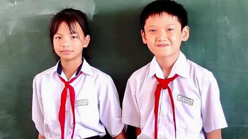 2 học sinh lớp 5 trả lại người đánh rơi hàng trăm triệu đồng