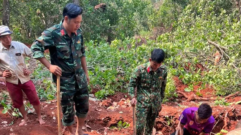 Bình Phước: Phát hiện, cất bốc 13 hài cốt liệt sĩ 