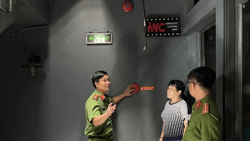 Công an TPHCM gỡ vướng về PCCC cho cơ sở karaoke 