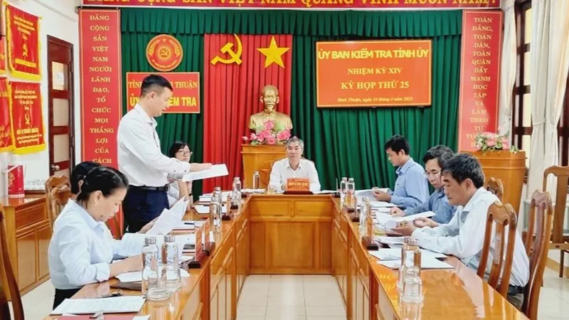 Ủy ban Kiểm tra Tỉnh ủy họp xem xét, kỷ luật các đảng viên vi phạm (Ảnh UBKT Bình Thuận)