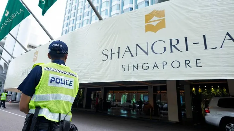 Khách sạn Shangri-La tại Singapore, nơi diễn ra Đối thoại Shangri-La lần thứ 20. Ảnh: AP 