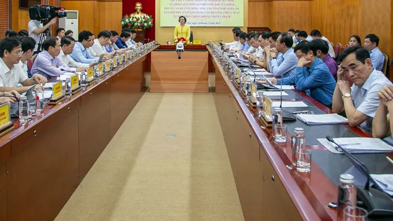 Bộ Nội vụ tổ chức Hội thảo về nghị định khuyến khích, bảo vệ cán bộ năng động, sáng tạo, dám nghĩ, dám làm. Ảnh: VPG