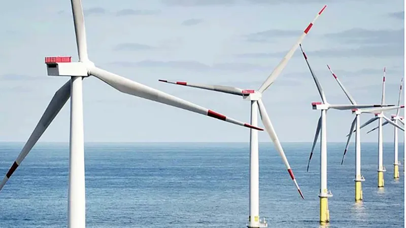 “Trang trại” điện gió Walney Extension hoạt động lớn nhất châu Âu, nằm ở biển Ireland . Ảnh: POWER TECHNOLOGY