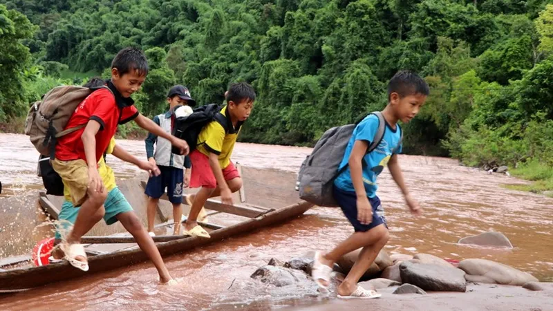 Chương trình “Điểm trường vượt lũ” đợt 1 đã tiếp nhận hơn 10 tỷ đồng