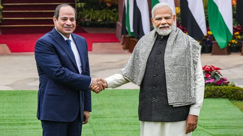 Tổng thống Ai Cập Abdel Fattah El Sisi (trái) và Thủ tướng Ấn Độ Narendra Modi trong một cuộc gặp ở New Delhi, Ấn Độ, ngày 25-1-2023. Nguồn: REUTERS 
