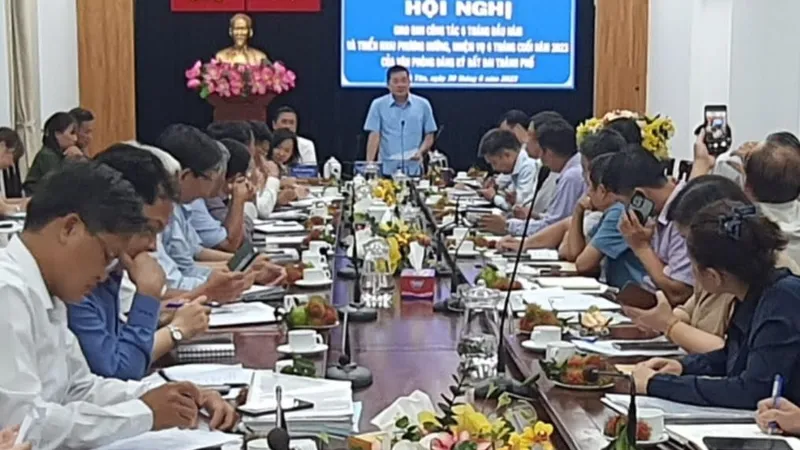 Giám đốc Sở TN-MT TPHCM Nguyễn Toàn Thắng phát biểu tại hội nghị
