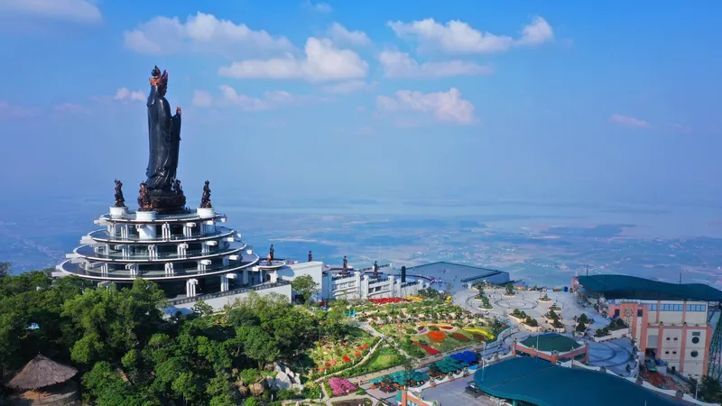 Vì sao núi Bà Đen hút nhiều khách bậc nhất Nam bộ trong 6 tháng đầu năm?