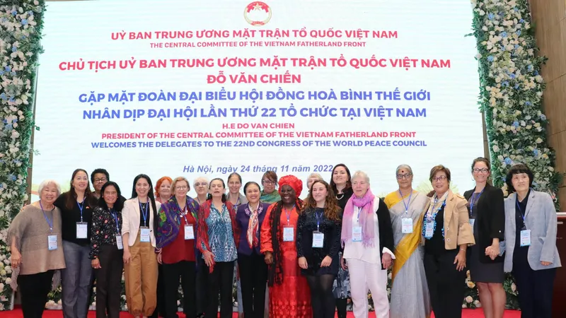 Các đại biểu Việt Nam và quốc tế dự Đại hội đồng Hòa bình thế giới được tổ chức vào tháng 11-2022 tại Hà Nội.Ảnh: HOÀNG MẠNH
