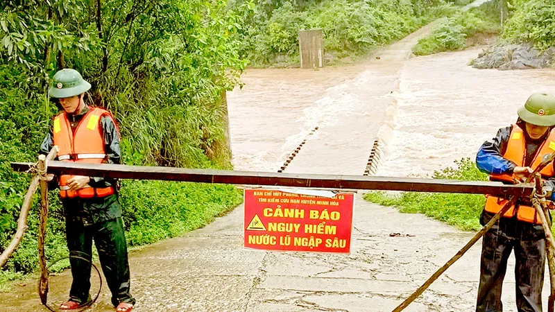 Ngầm tràn Y Leng và 8 ngầm tràn phía trong cô lập 10 bản với trung tâm xã Trọng Hóa (huyện Minh Hóa, tỉnh Quảng Bình). Ảnh: MINH PHONG