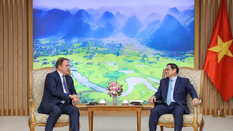 Thủ tướng Phạm Minh Chính tiếp ông Paul Blakeley, Chủ tịch, Tổng Giám đốc Công ty dầu khí Jadestone Energy Plc. Ảnh: VGP