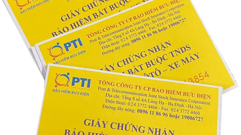 Theo quy định hiện hành, người điều khiển xe mô tô, xe gắn máy không có hoặc không mang theo giấy chứng nhận bảo hiểm trách nhiệm dân sự còn hiệu lực sẽ bị phạt tiền