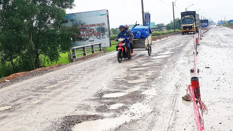 Quốc lộ qua tỉnh Bình Định: Điệp khúc đắp vá, ì ạch