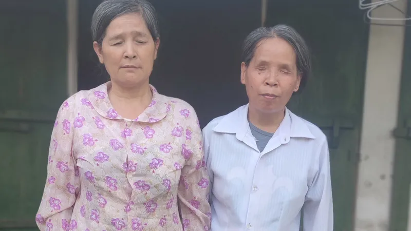 Mong ước của hai chị em mù