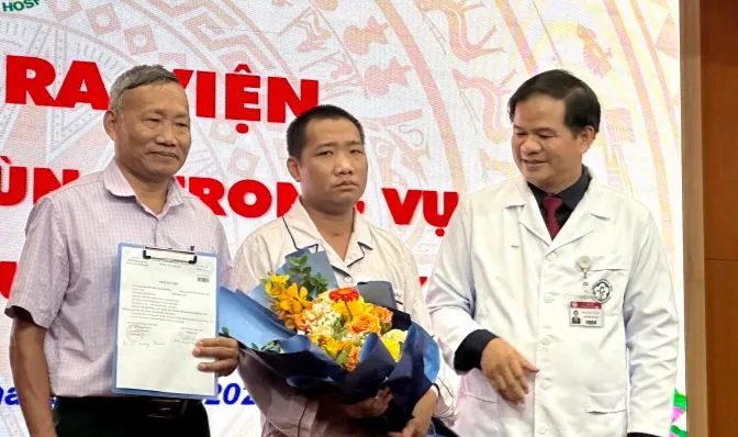 Nạn nhân cuối cùng vụ cháy chung cư mini ở phố Khương Hạ ra viện