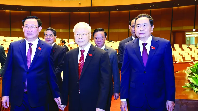 Tổng Bí thư Nguyễn Phú Trọng, Chủ tịch Quốc hội Vương Đình Huệ và các đại biểu dự phiên bế mạc, sáng 29-11. Ảnh: QUANG PHÚC