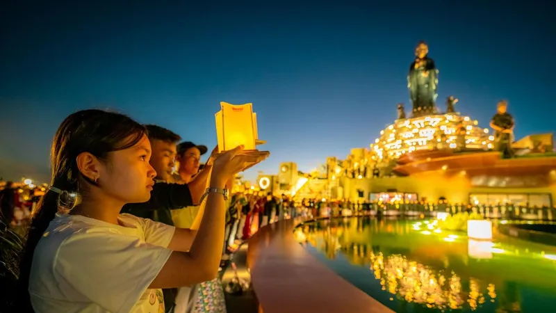 Phật tử cả nước hướng về Tây Ninh chờ đón lễ Khai quang Đại tượng Phật Di Lặc