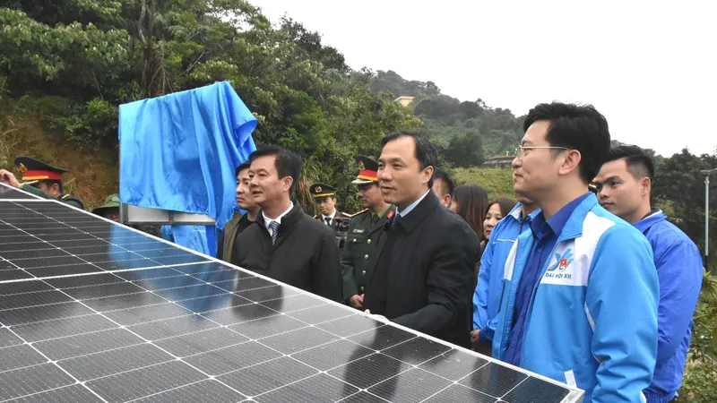 Lắp điện mặt trời cho đảo Sơn Dương