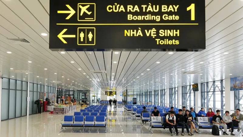 Từ ngày 1-3-2024, ngành hàng không sẽ tăng giá dịch vụ vận chuyển hành khách trên các đường bay nội địa. Ảnh: QUANG PHÚC