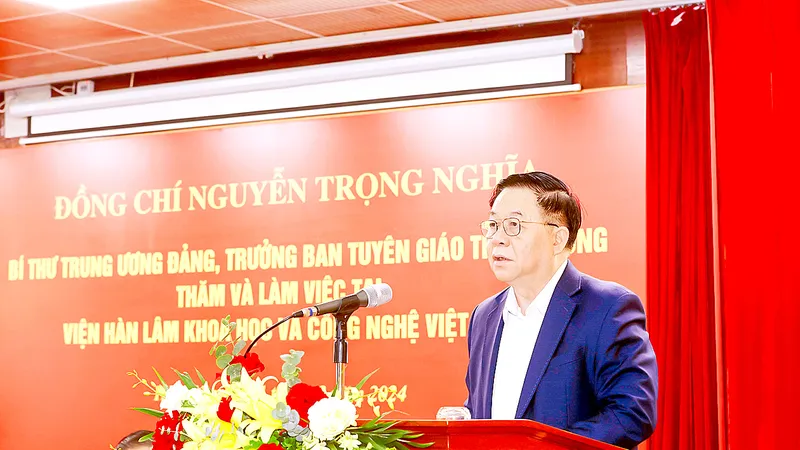 Trưởng Ban Tuyên giao Trung ương Nguyễn Trọng Nghĩa phát biểu chỉ đạo tại buổi làm việc. Ảnh: TTXVN