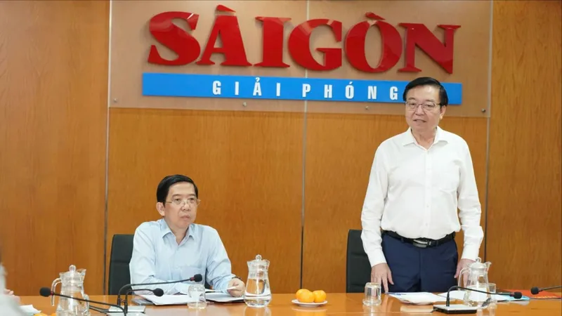 Cán bộ, phóng viên, biên tập viên Báo SGGP chủ động nâng cao trình độ lý luận chính trị