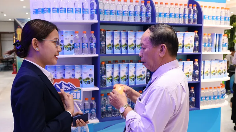 Nhiều nhóm sản phẩm đặc sản tỉnh Bình Thuận đang được trưng bày tại Showroom 92-96 đường Nguyễn Huệ, quận 1 TPHCM