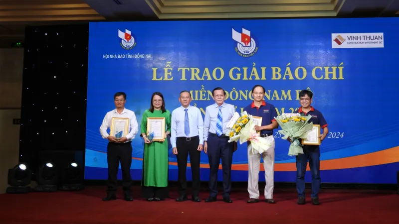 Trao giải báo chí miền Đông Nam bộ lần thứ II