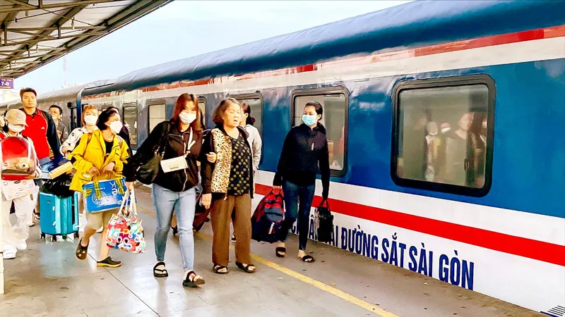 Giá vé máy bay nội địa tăng cao: Cơ hội cho các hình thức vận tải khác bứt phá