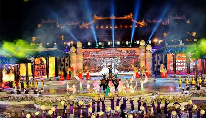 Trình chiếu nghệ thuật ánh sáng trong đêm khai mạc Tuần lễ Festival nghệ thuật quốc tế Huế 2024