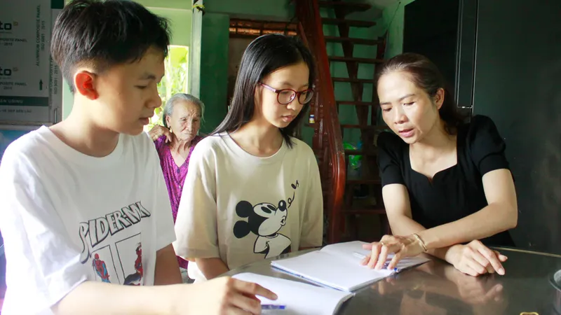 Tấm lòng cô giáo Quảng Ngãi dành cho học sinh nghèo
