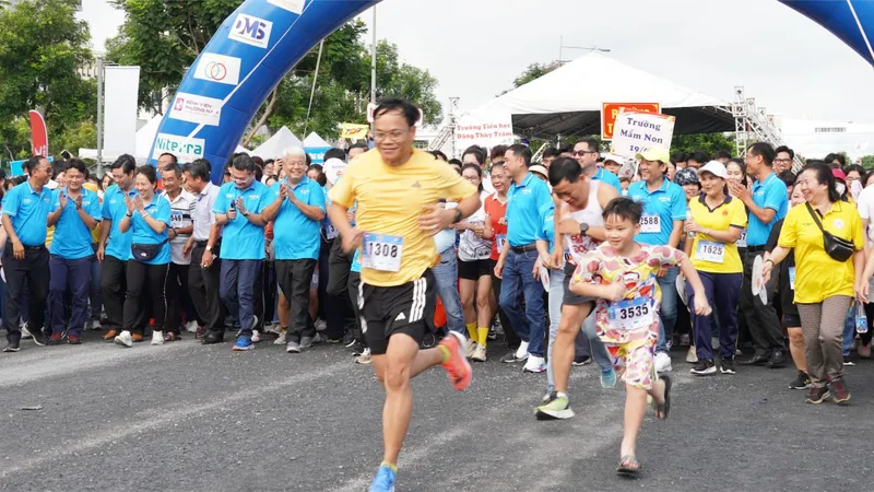 Quận 7: Hơn 5,4 tỷ đồng từ chương trình chạy bộ để chăm lo các hoàn cảnh khó khăn