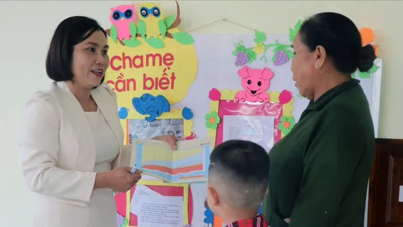 “Mẹ nuôi” của trẻ em dân tộc thiểu số