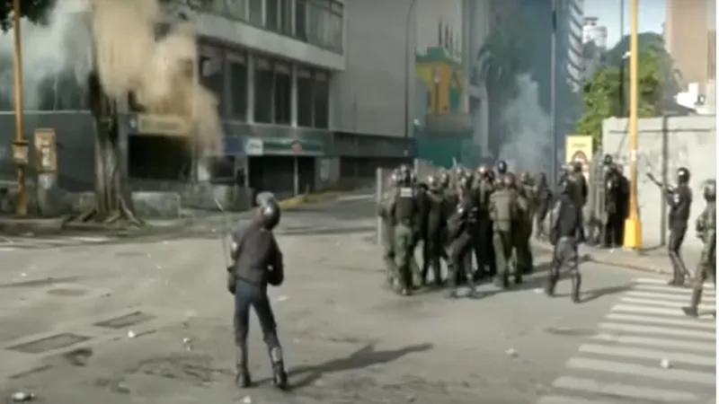 Venezuela mạnh tay trấn áp bạo lực