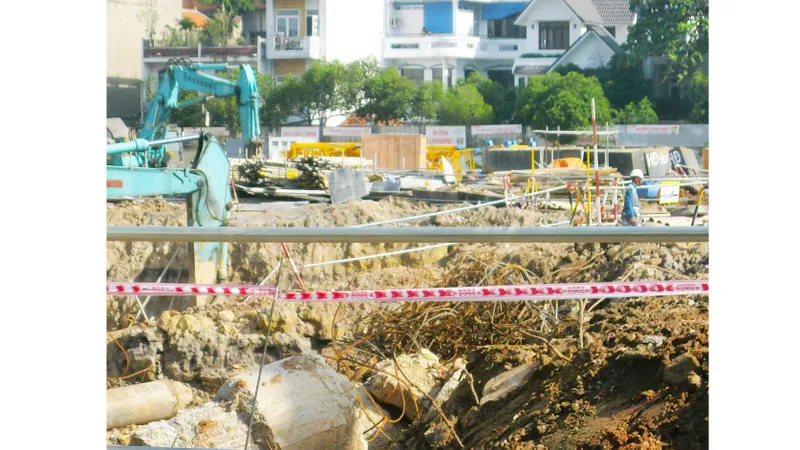 Dự án Khu phức hợp nhà ở - văn phòng tại số 678 Âu Cơ (quận Tân Bình) có nguồn gốc đất thuộc sở hữu nhà nước, chưa được chuyển mục đích sử dụng đất nhưng chủ đầu tư đã tổ chức thi công